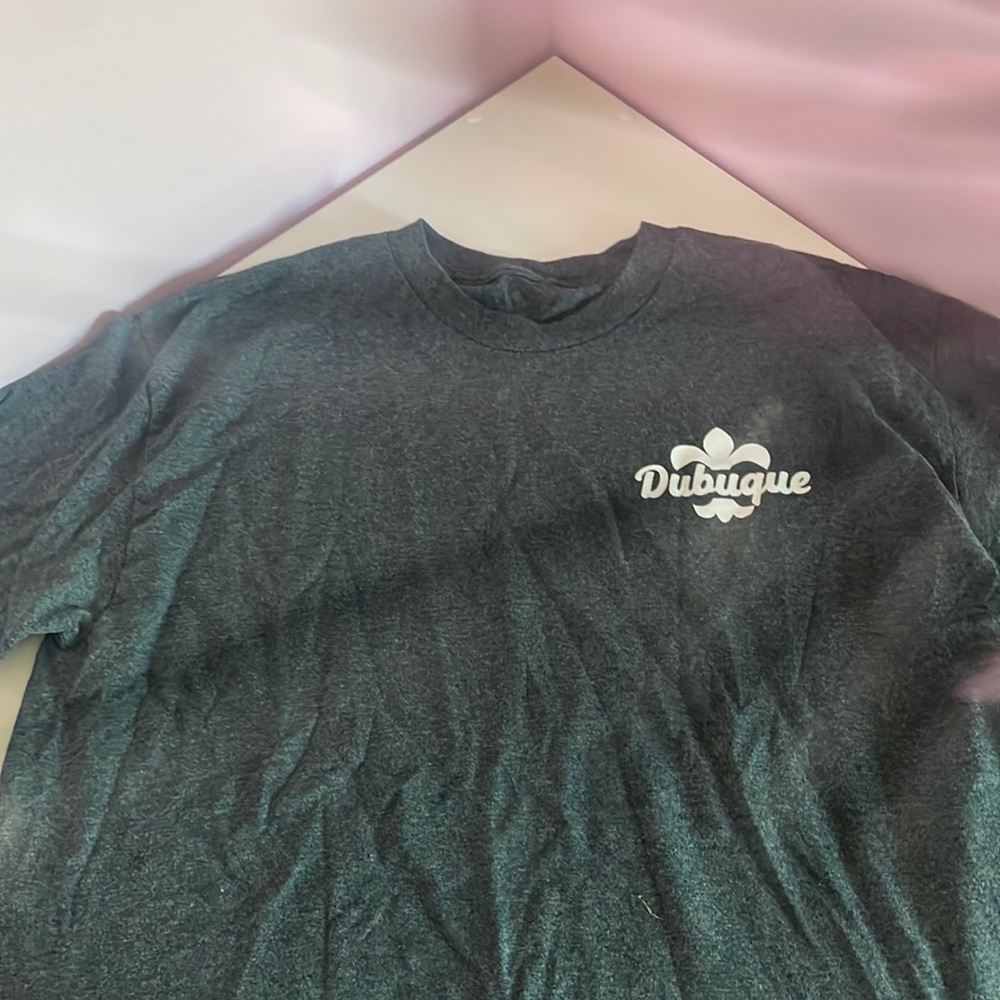 grey shirt that says dubuque